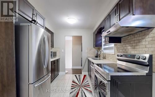 1139 Shadeland Drive, Mississauga, ON - Indoor Photo Showing Kitchen With Stainless Steel Kitchen