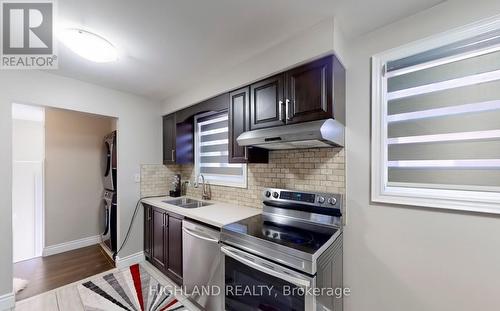 1139 Shadeland Drive, Mississauga, ON - Indoor Photo Showing Kitchen With Double Sink