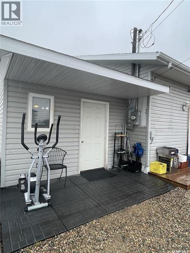 406 - 410 Railway Avenue, Eston, SK 