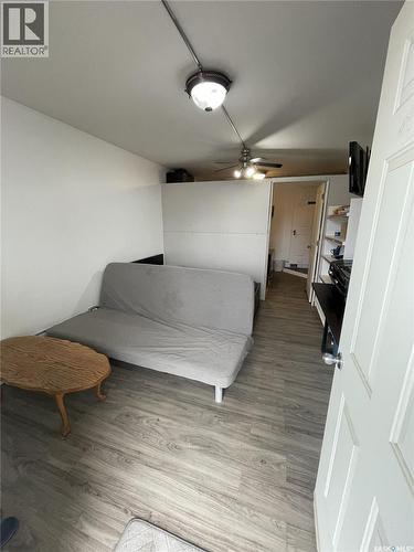 406 - 410 Railway Avenue, Eston, SK 