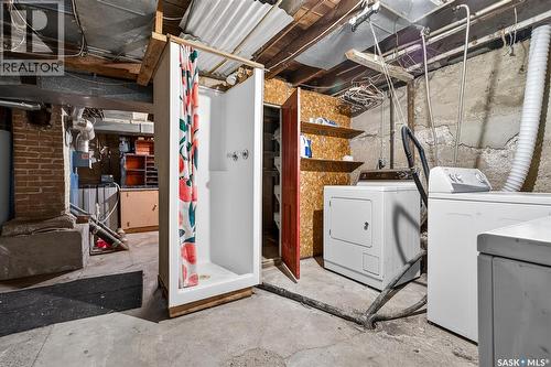 528 Athabasca Street E, Moose Jaw, SK - Indoor Photo Showing Laundry Room