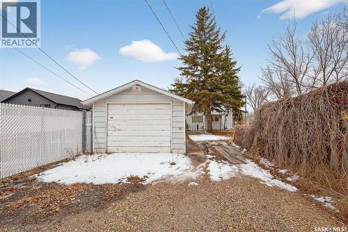 528 Athabasca Street E, Moose Jaw, SK - Outdoor