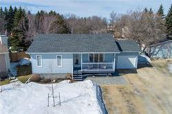 9 Cedar BAY Stonewall, MB R0C 2Z0