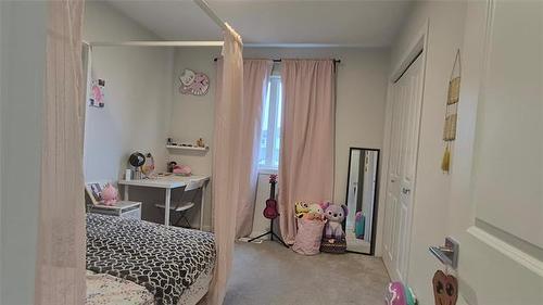 226 Granite Grove Rd, Winnipeg, MB 