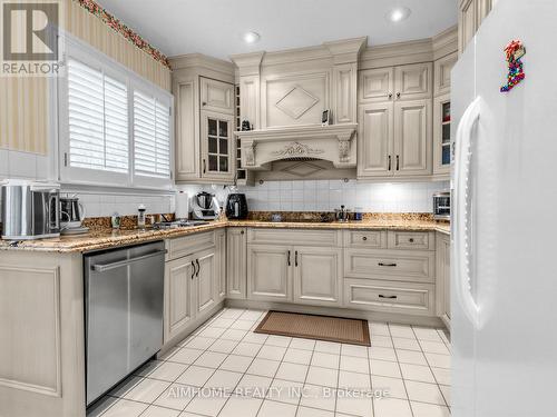 92 Braeside Square, Markham, ON - Indoor Photo Showing Kitchen