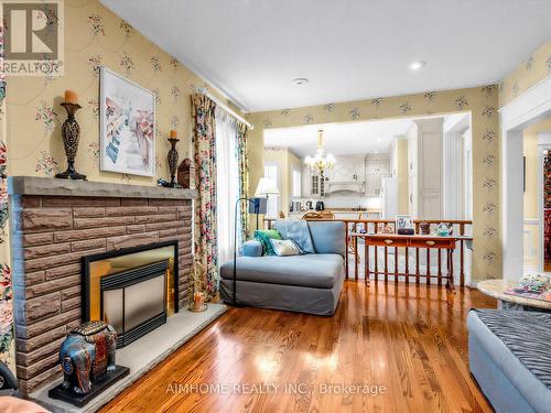 92 Braeside Square, Markham, ON - Indoor Photo Showing Living Room With Fireplace