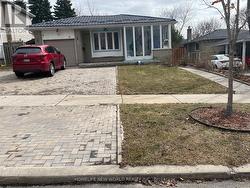 25 TRISTAN CRESCENT Toronto, ON M2H 1X2