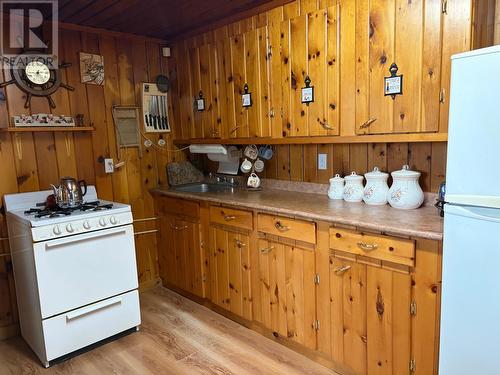 94-98 Main Street, Cow Head, NL - Indoor Photo Showing Kitchen