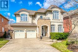 96 SPRING AZURE CRESCENT  Oakville, ON L6L 6V8