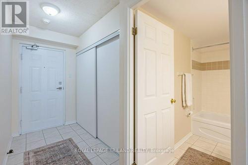 1105 - 155 Kent Street, London East (East F), ON - Indoor Photo Showing Bathroom