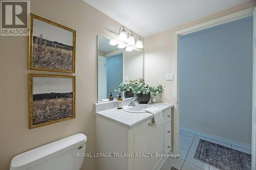 1105 - 155 Kent Street, London East (East F), ON - Indoor Photo Showing Bathroom