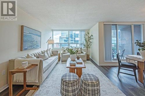 1105 - 155 Kent Street, London East (East F), ON - Indoor Photo Showing Living Room