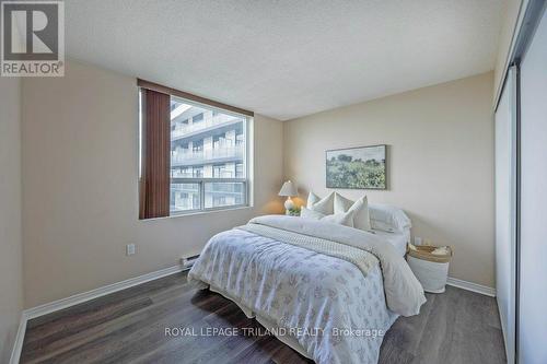 1105 - 155 Kent Street, London East (East F), ON - Indoor Photo Showing Bedroom