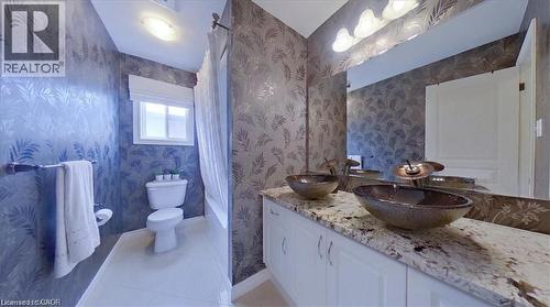 Updated 4pc hallway bath - 26 Helena Feasby Street, Kitchener, ON - Indoor Photo Showing Bathroom