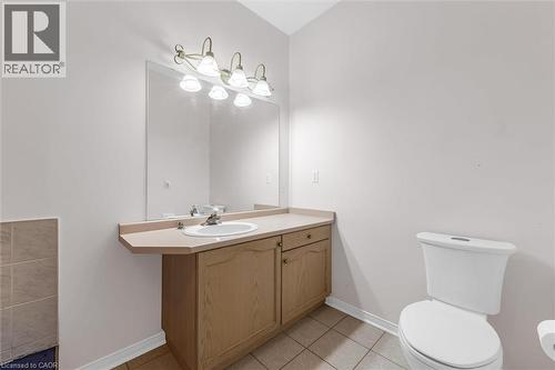 10 Davidson Boulevard Unit# 1, Dundas, ON - Indoor Photo Showing Bathroom