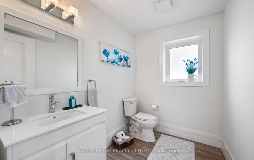 1071 Westmount Avenue, Mississauga, ON - Indoor Photo Showing Bathroom