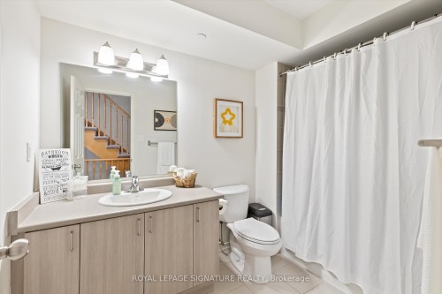 33 Glenstal Path, Oshawa, ON - Indoor Photo Showing Bathroom