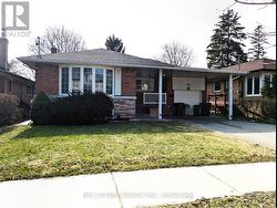 MAIN - 8 STOREY CRESCENT  Toronto, ON M9B 3C8