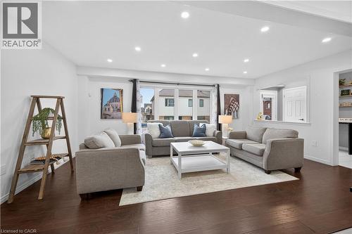 30 Patterson Drive, Caledonia, ON - Indoor Photo Showing Living Room