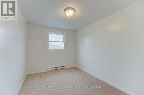 828 Elgin Street N, Cambridge, ON - Indoor Photo Showing Other Room