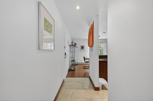 Passageway - 202-1030 Rue Berri, Montréal (Ville-Marie), QC - Indoor Photo Showing Other Room