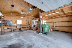 Garage - 