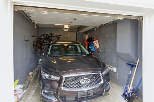 Garage - 974 Ch. Macnaughton, Mont-Royal, QC - Indoor Photo Showing Garage