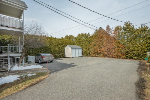 Stationnement - 1405 Av. De Gentilly, Chambly, QC - Outdoor