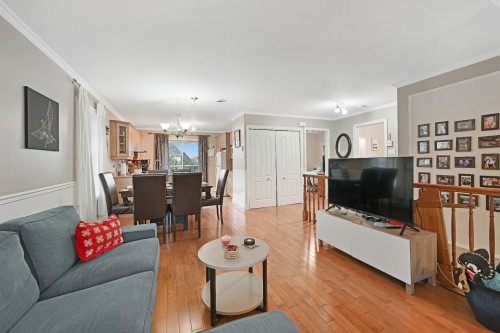 Salon - 1405 Av. De Gentilly, Chambly, QC - Indoor Photo Showing Living Room