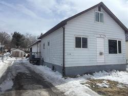 135 REGINA AVE Kenora, ON P9N 2Z8