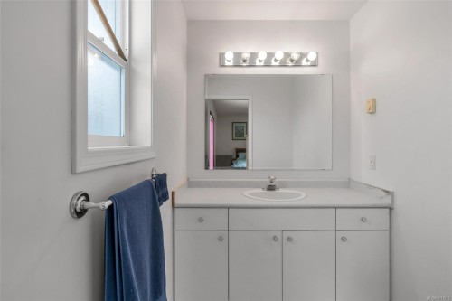 2961 Phillips Rd, Duncan, BC 