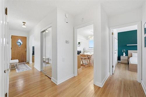 768 Waterloo St, Winnipeg, MB 