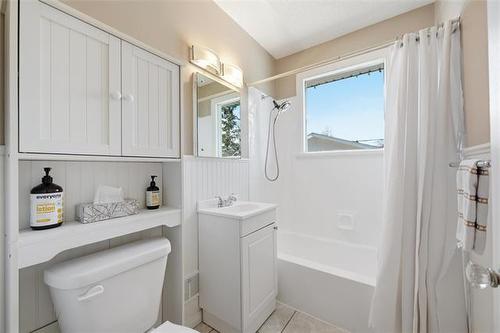 768 Waterloo St, Winnipeg, MB 