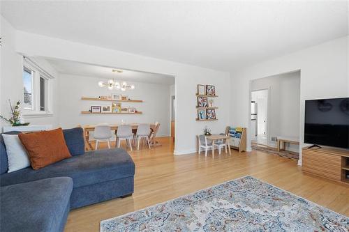 768 Waterloo St, Winnipeg, MB 