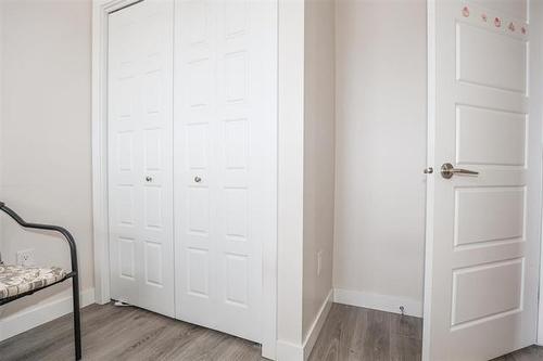 44 Larry Vickar Dr, Winnipeg, MB 