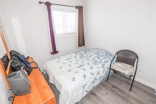 44 Larry Vickar Dr, Winnipeg, MB 