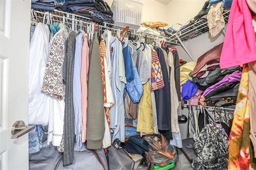 44 Larry Vickar Dr, Winnipeg, MB 