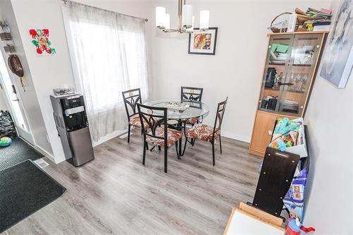 44 Larry Vickar Dr, Winnipeg, MB 