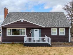 15 FAIRVIEW Drive Truro, NS B2N 1S2