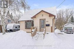 213 MASON BOULEVARD  Halton Hills, ON L7J 1A7