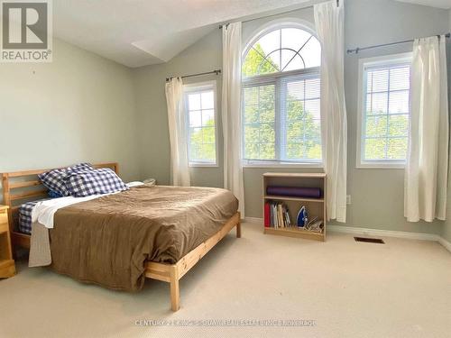 22 Rush Road, Aurora, ON - Indoor Photo Showing Bedroom