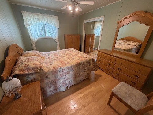 Chambre à coucher - 164 Rue St-Pie-X, Paspébiac, QC - Indoor Photo Showing Bedroom