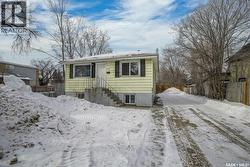 327 Q AVENUE S Saskatoon, SK S7M 2Y2