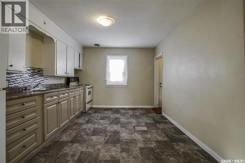 327 Q Avenue S, Saskatoon, SK - Indoor