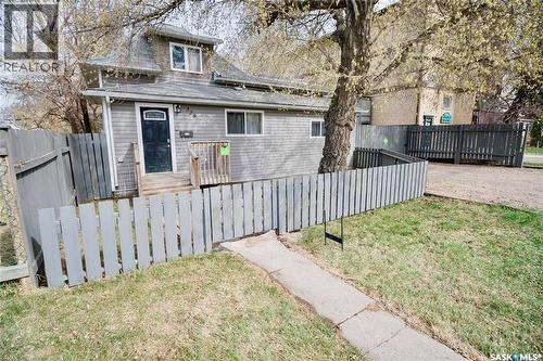 328 Q Avenue S, Saskatoon, SK - Outdoor