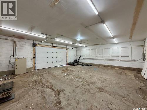 328 Q Avenue S, Saskatoon, SK - Indoor Photo Showing Garage