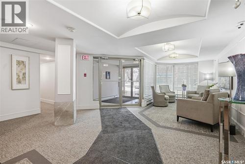 305 303 5Th Avenue, Saskatoon, SK - Indoor Photo Showing Other Room