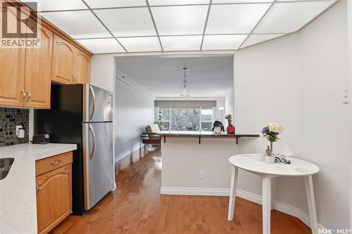 305 303 5Th Avenue, Saskatoon, SK - Indoor Photo Showing Kitchen
