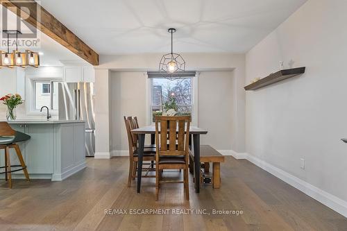 1 Parkway Place, Hamilton, ON - Indoor Photo Showing Dining Room