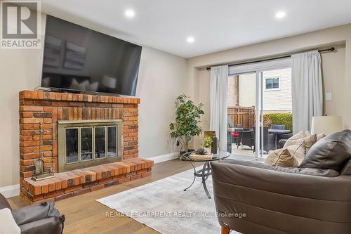 1 Parkway Place, Hamilton, ON - Indoor Photo Showing Living Room With Fireplace